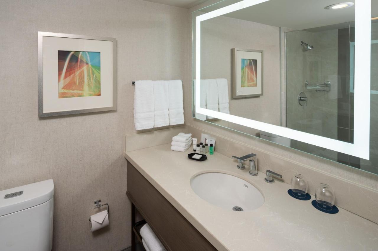 Sheraton Dallas Hotel By The Galleria Екстер'єр фото